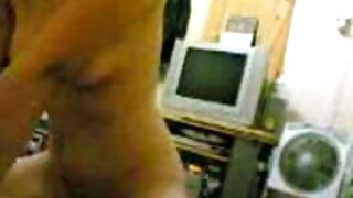 Сексуальна коротко стрижена брюнетка милашка Роксі Джезель бажає, скачати безкоштовно порно відео щоб її трахнули в анал