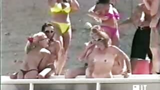 Приголомшлива Дупа негритянки смокче член білого чувака після того, як її трахнули відео порно безкоштовно раком